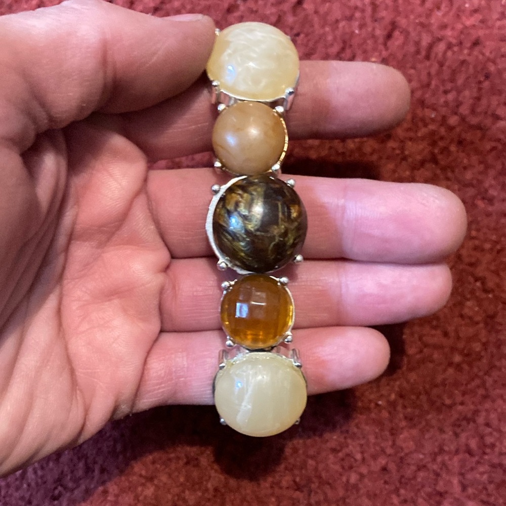 Multi-Bead Bracelet with Linked Setting